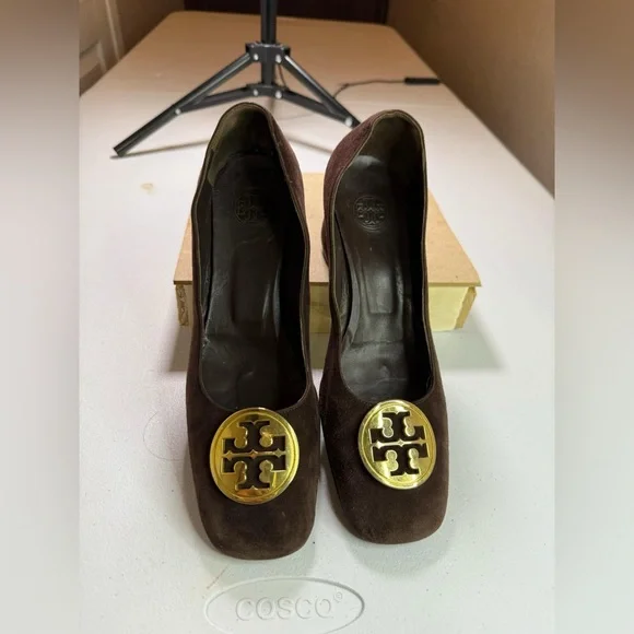 TORY BURCH Amy brown suede gold enamel logo detail low heel pumps shoes size 9.5 - Picture 10 of 12